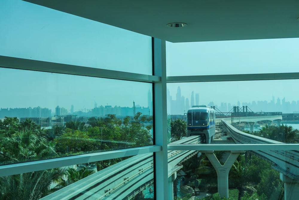 monorail-dubai-familii-31